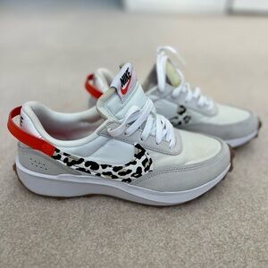 Women’s Nike sneakers